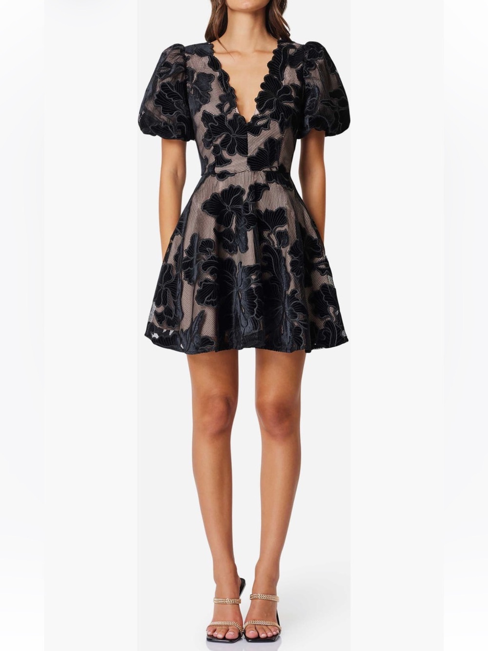 elliatt zara black floral lace applique fit & flare mini dress size medium NEW